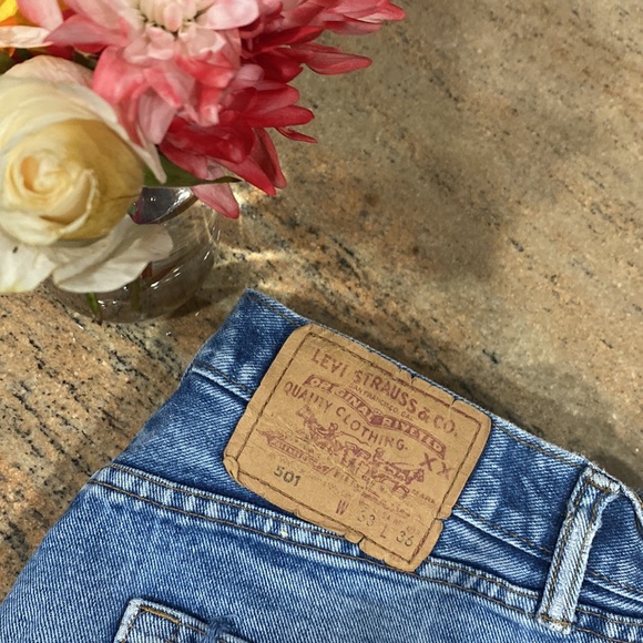 Levi’s 501 denim high waist shorts - Picture 3 of 4